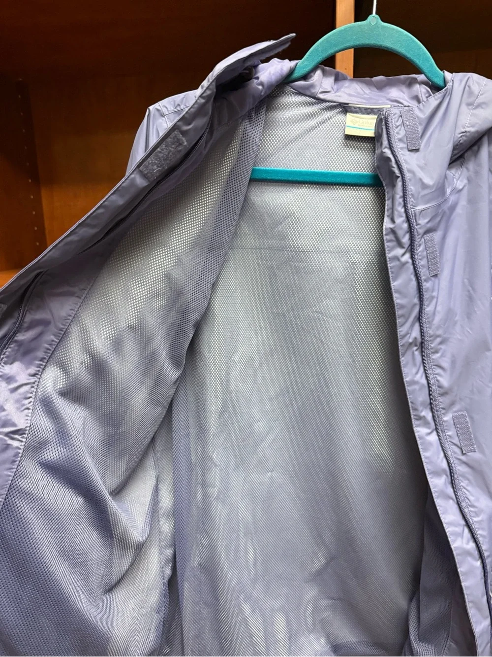 Like New Columbia Lavender Lightweight Hooded Rain Jacket